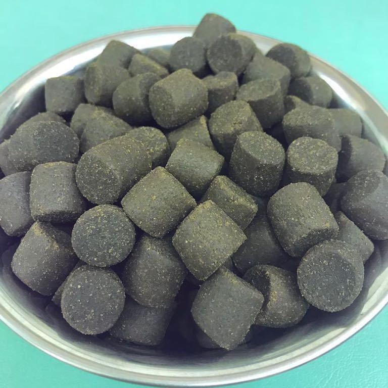 お得な大型魚(yú)餌セット 超特大餌 ハマチEPフレンド15と18のセット 400gづつ合計(jì)800g 沈下性