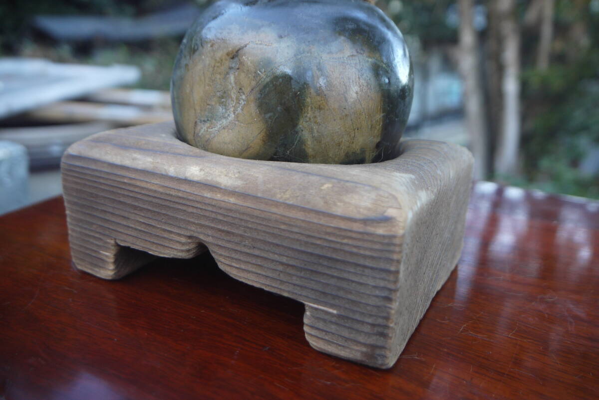 ★【TS40721】縁起物 鑑賞石 瓢箪 高さ17cm 重さ1.9㌔ 観賞石 水石 盆石 原石 自然石 天然石 希少 _画像3