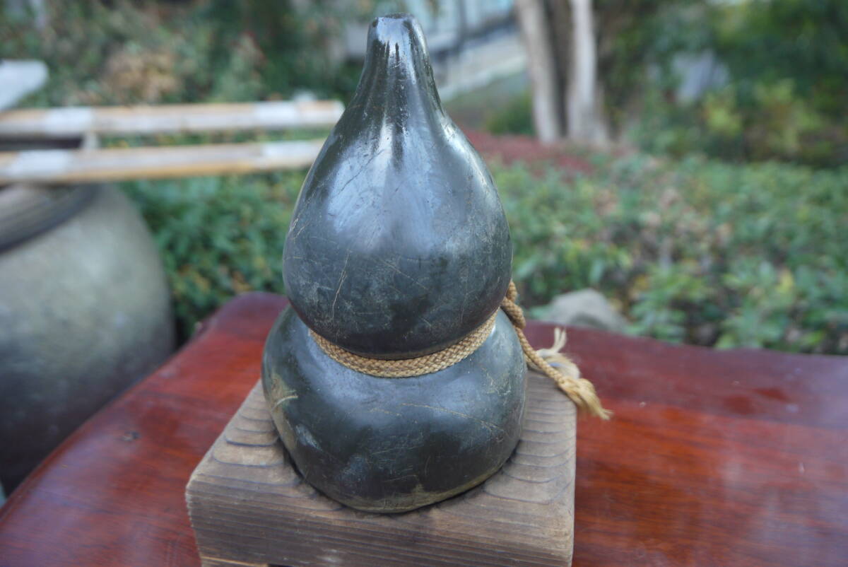 ★【TS40721】縁起物 鑑賞石 瓢箪 高さ17cm 重さ1.9㌔ 観賞石 水石 盆石 原石 自然石 天然石 希少 _画像6