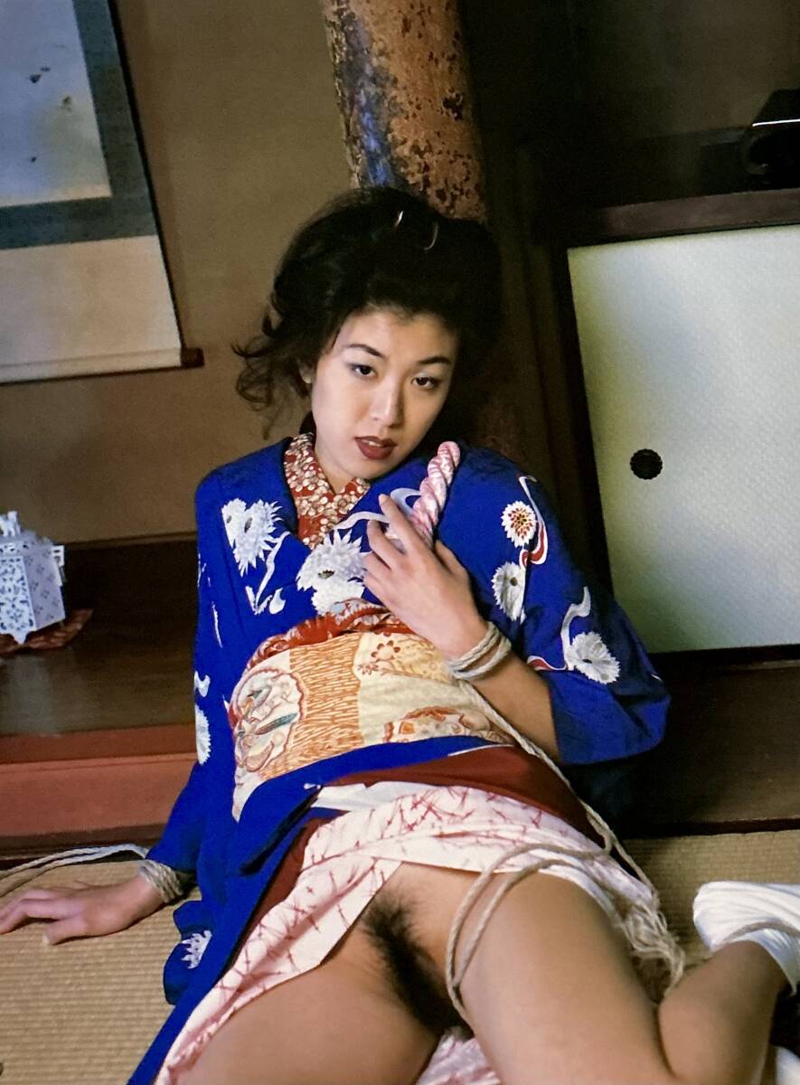 ☆ 浜屋愛(ài) 寫(xiě)真集 現(xiàn)在のない女。 94年 ミス日本 荒木経惟 ヘアヌード 美女 美乳 美尻 セクシー グラマー