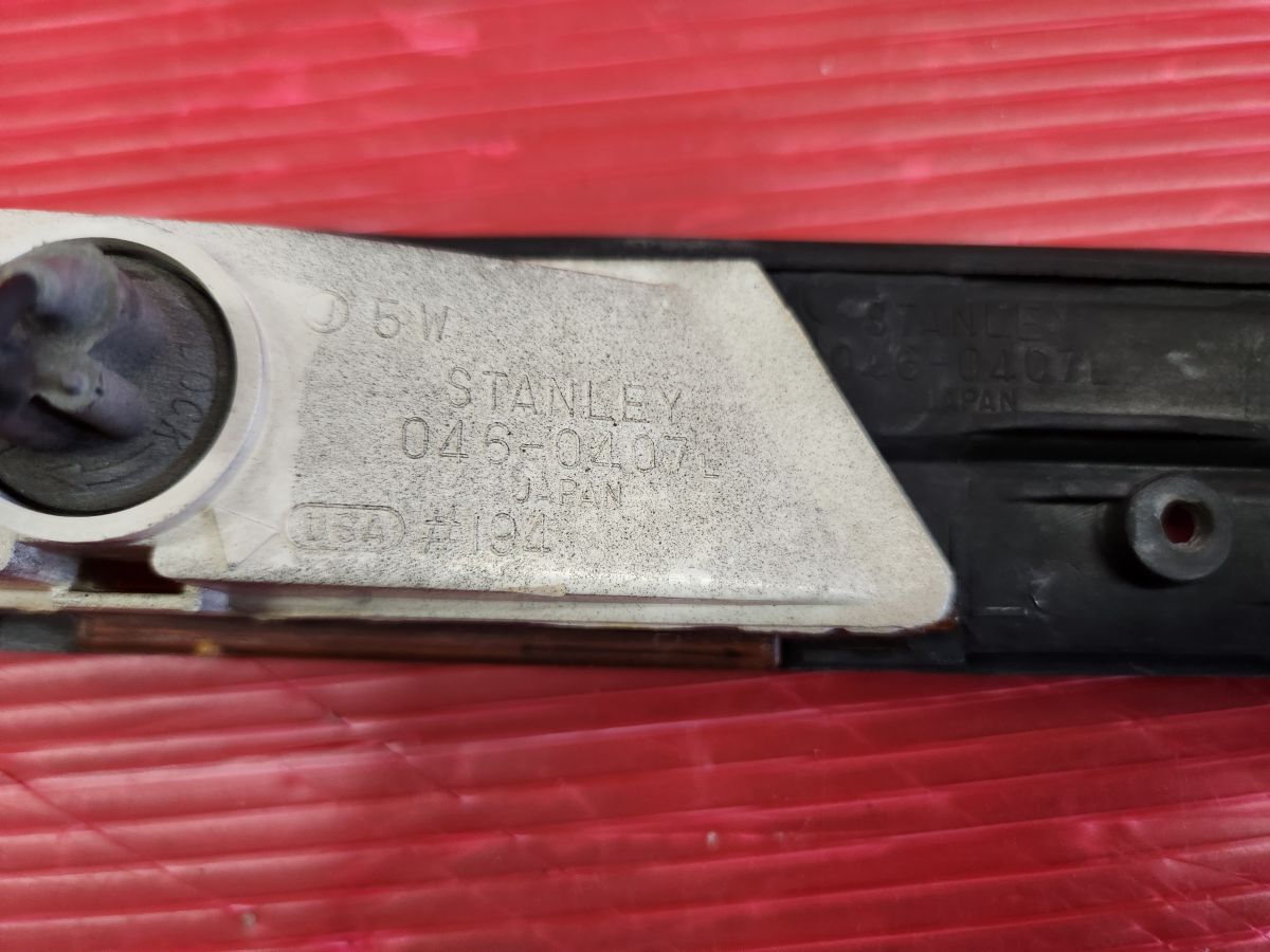  Mitsubishi A183A Starion оригинальный левый правый указатель поворота Stanley 046-047 Turn лампа 