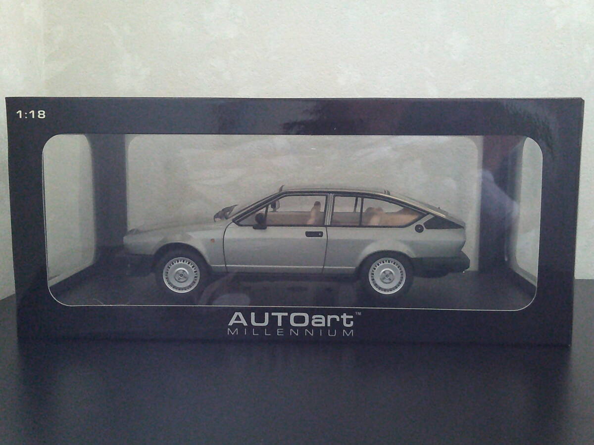 AUTOart 1/18 Alfa Romeo Alfetta GTV 2.0 1980 Alpha Romeo Alf .ta Auto Art миникар литье под давлением модель не выставленный товар 