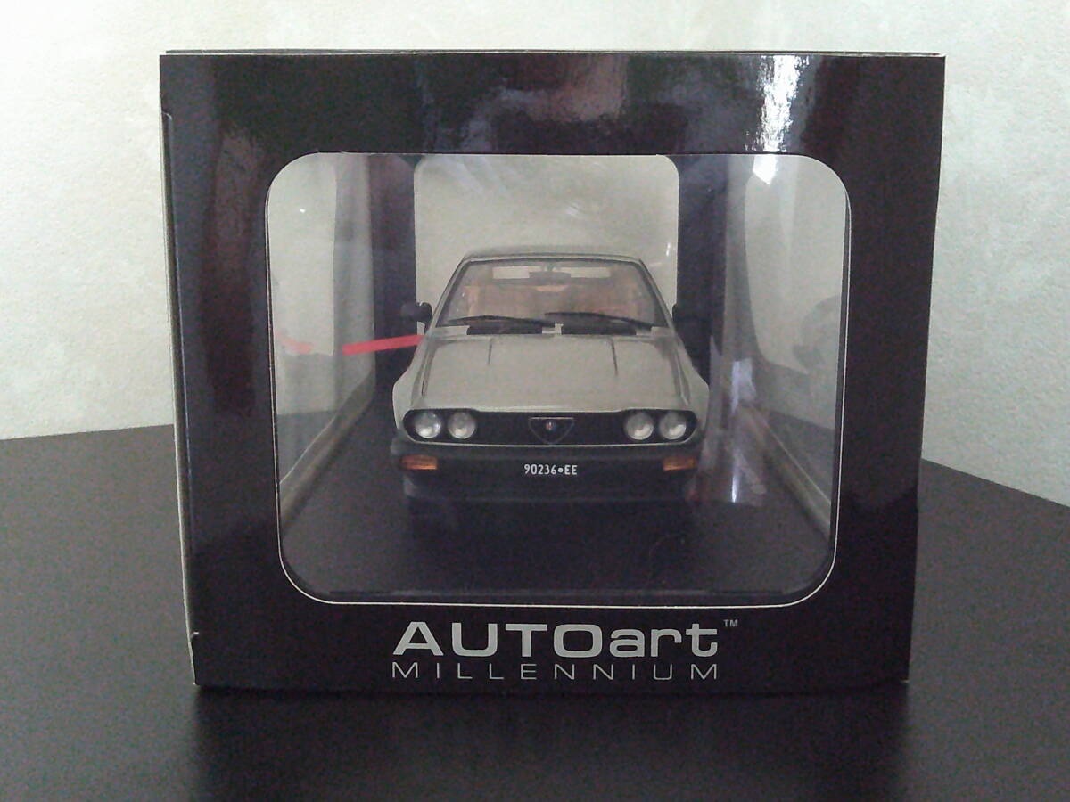 AUTOart 1/18 Alfa Romeo Alfetta GTV 2.0 1980 Alpha Romeo Alf .ta Auto Art миникар литье под давлением модель не выставленный товар 