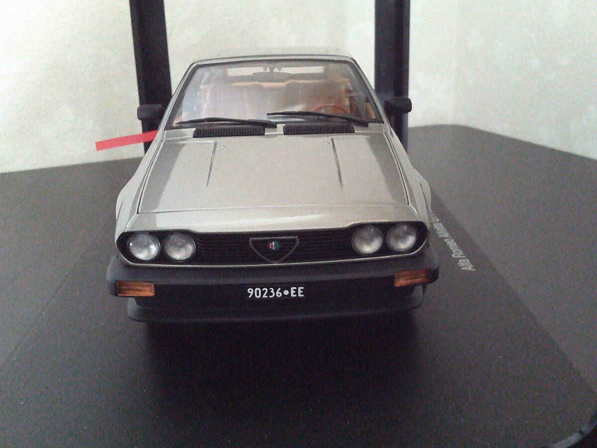 AUTOart 1/18 Alfa Romeo Alfetta GTV 2.0 1980 Alpha Romeo Alf .ta Auto Art миникар литье под давлением модель не выставленный товар 