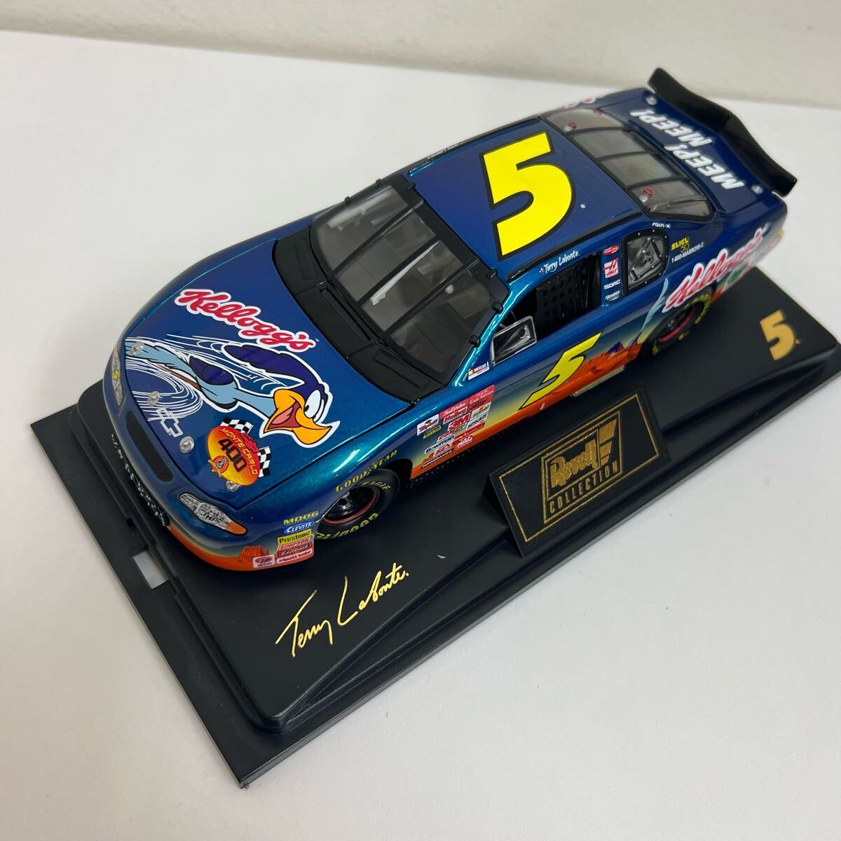 NASCARテリーラボンテ 1/24ミニカー ロードランナー コヨーテ