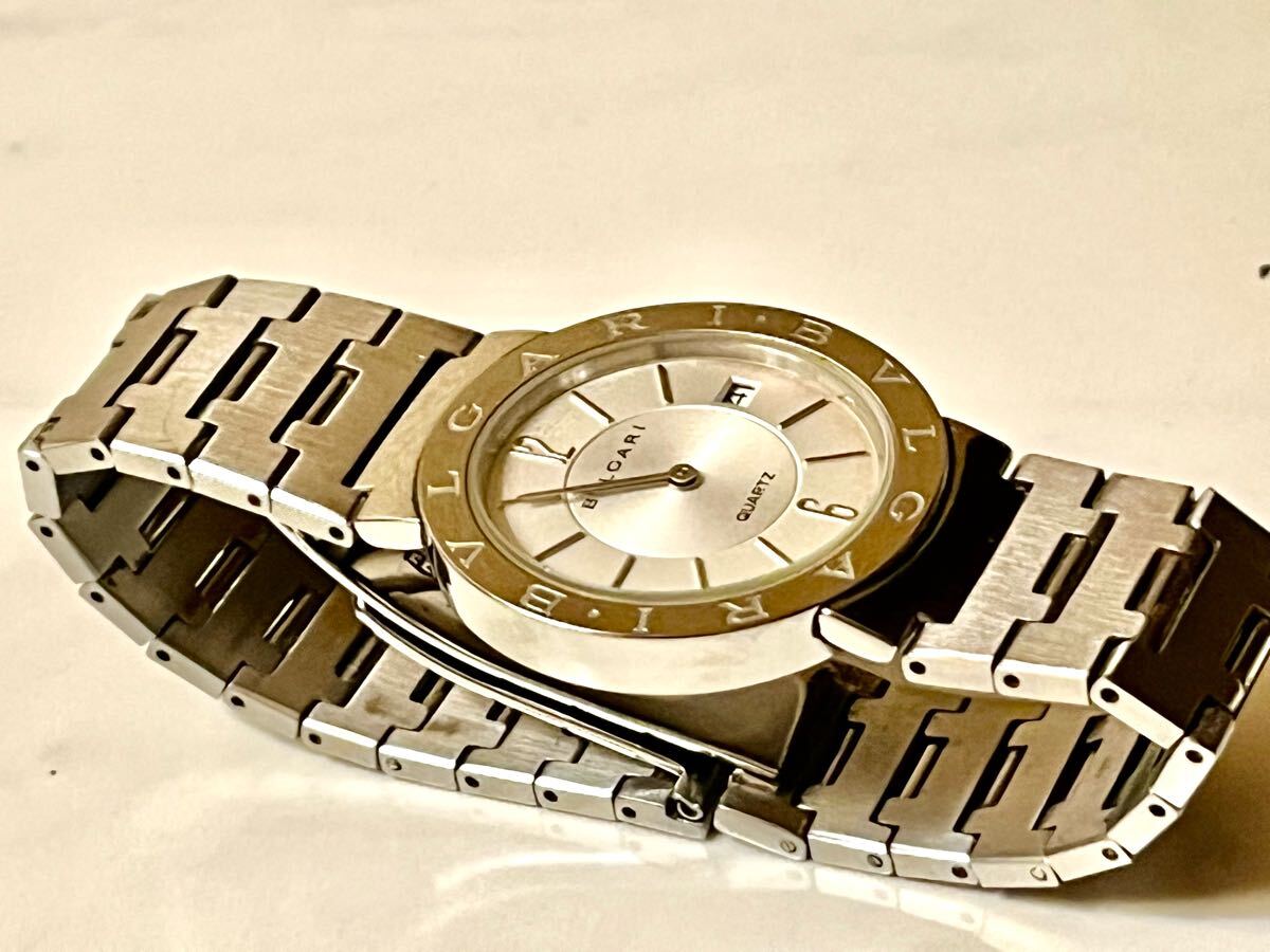 ノーブランドメンズレディース兼用クォーツ腕時計　稼働品ユーズド美品_画像4