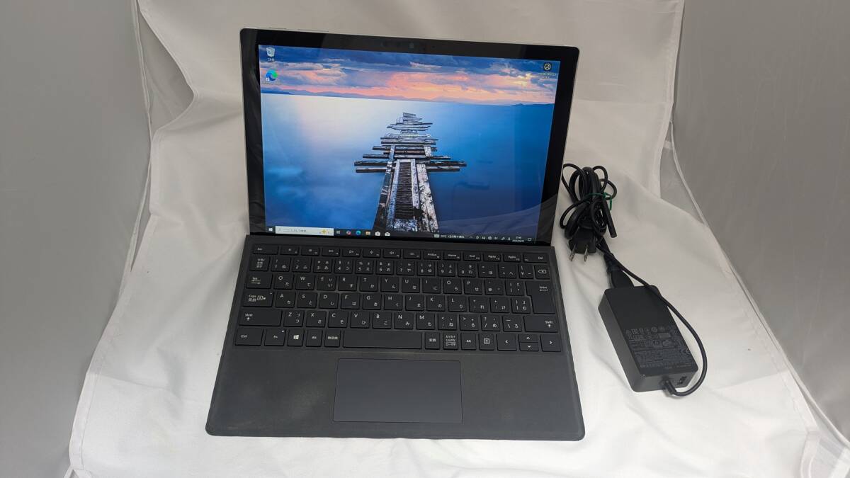 ** Microsoft surface pro5 CPU ICore i5-7300U/ память 8GB/SSD 256GB/Win10pro**