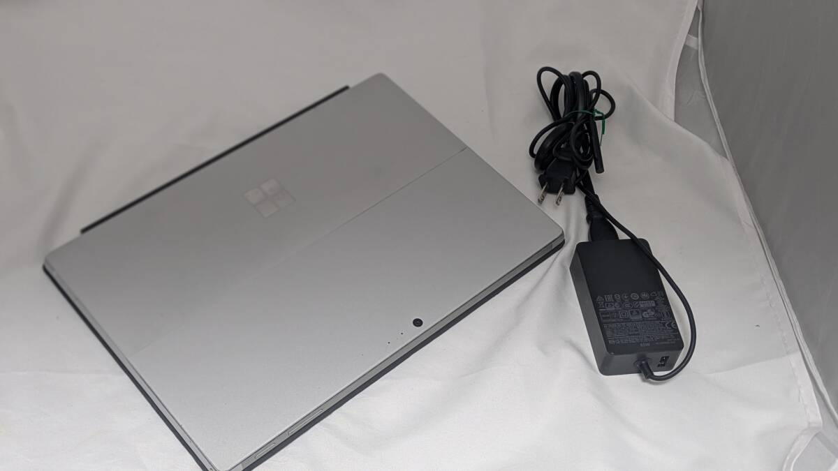 ** Microsoft surface pro5 CPU ICore i5-7300U/ память 8GB/SSD 256GB/Win10pro**