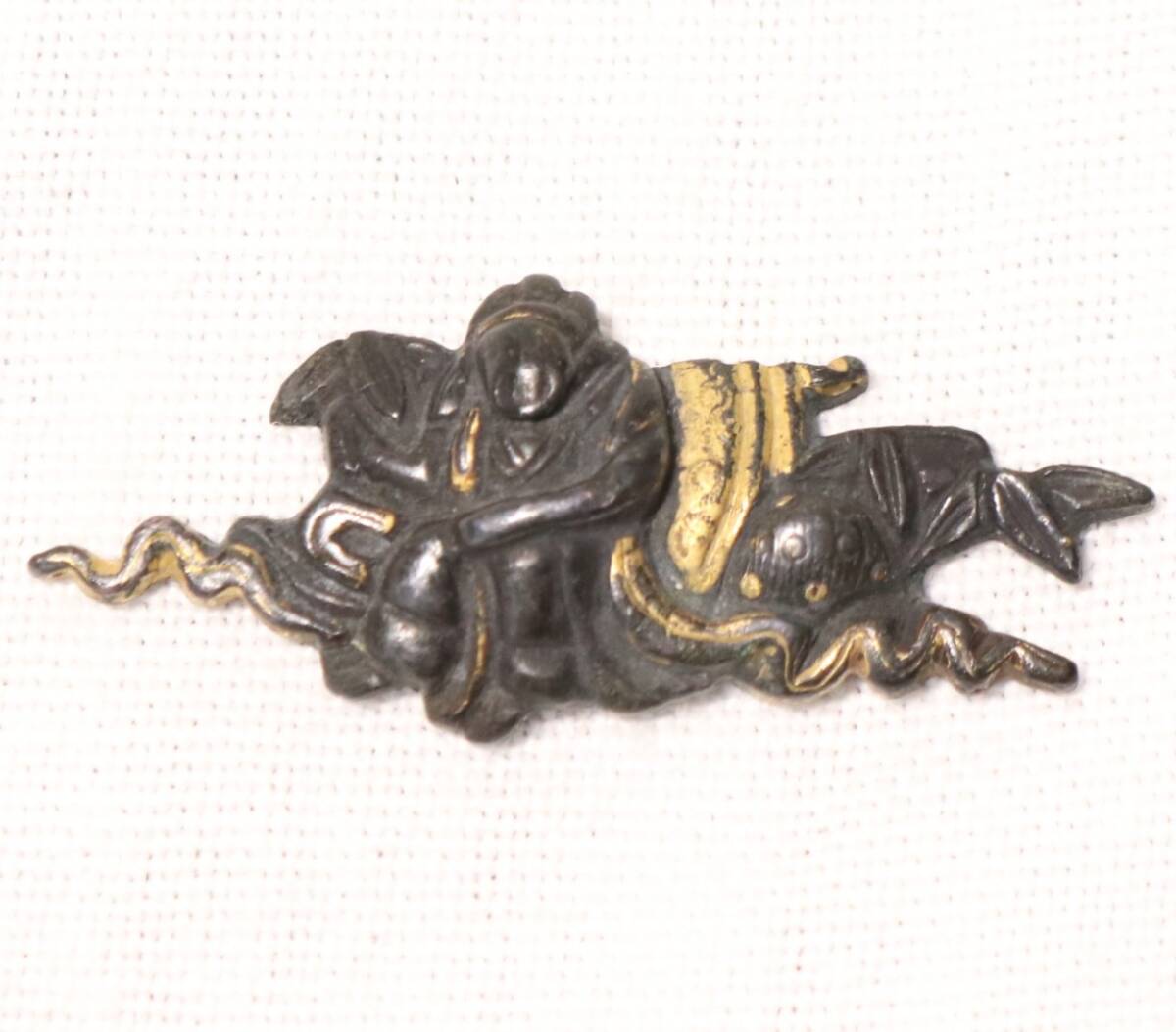 刀剣 銅製 一作物 金彩入小振り目貫~図柄不詳~ 刀装具_画像7