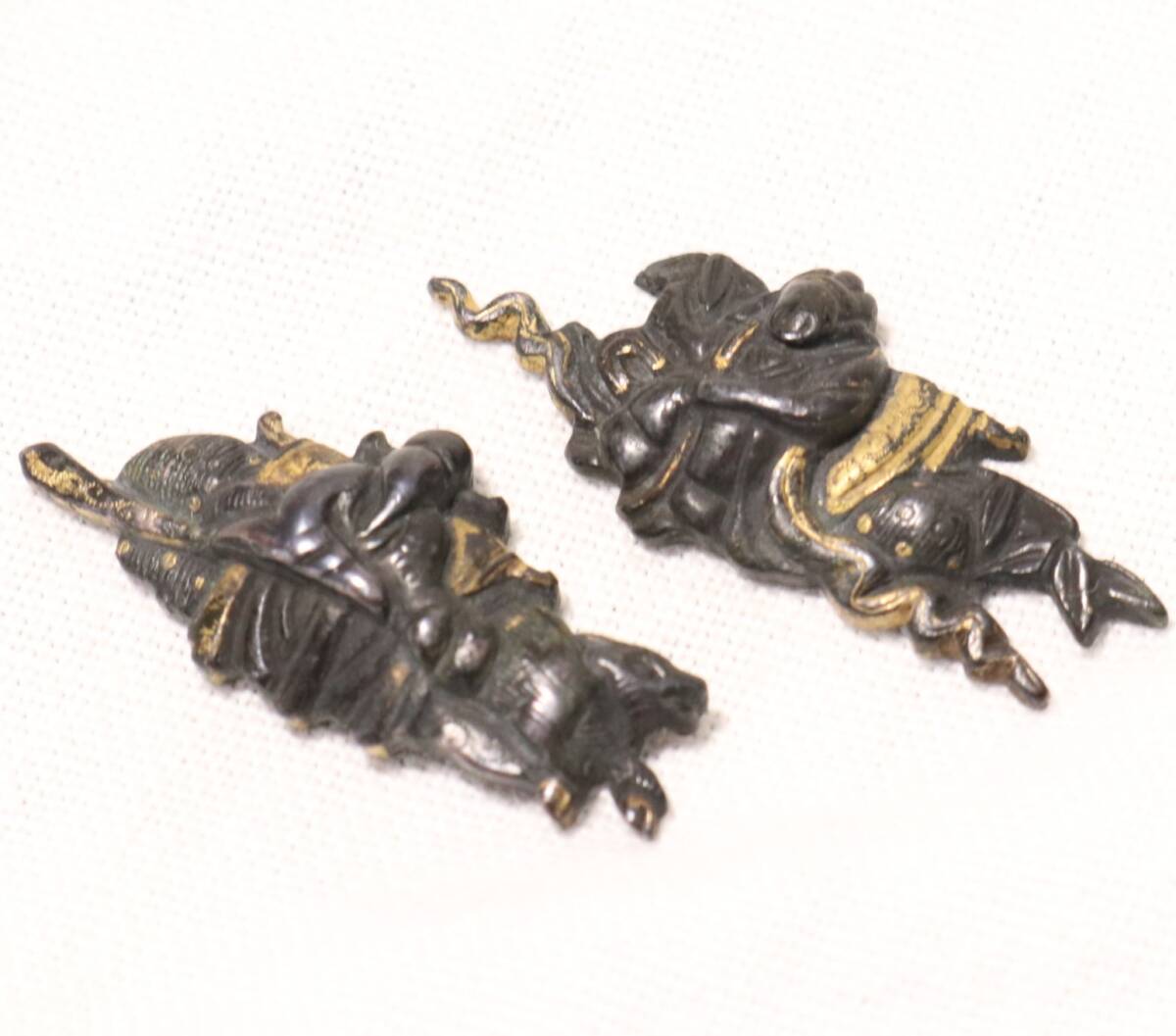 刀剣 銅製 一作物 金彩入小振り目貫~図柄不詳~ 刀装具_画像10