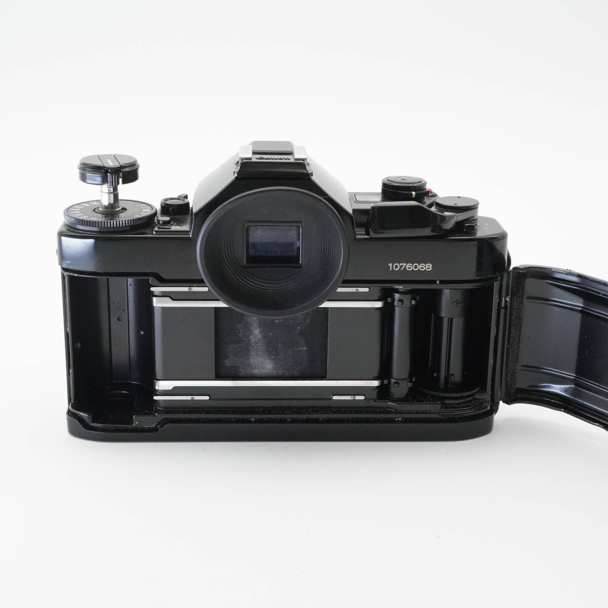 美品 Canon キヤノン A-1 (シャッターOK 鳴き無し 露出OK) NEW FD 50mm F1.4 フィルム一眼レフカメラ #AA5272