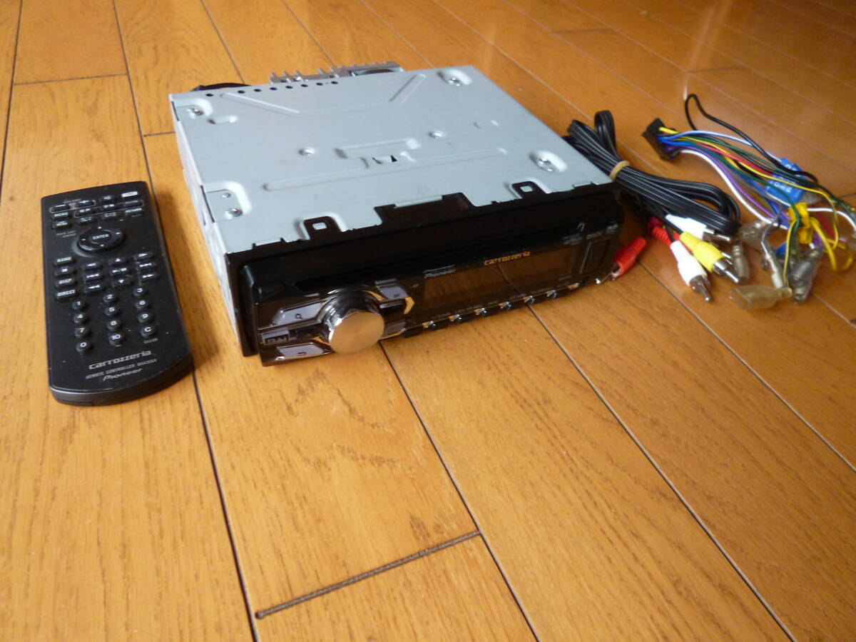 きれいです　carrozzeria　カロッツェリア　DVDプレイヤー　DVH-570　リモコン付き