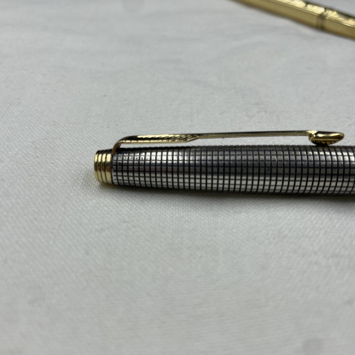 PARKER パーカー ボールペン 2本まとめて スターリングシルバーとゴールドカラー