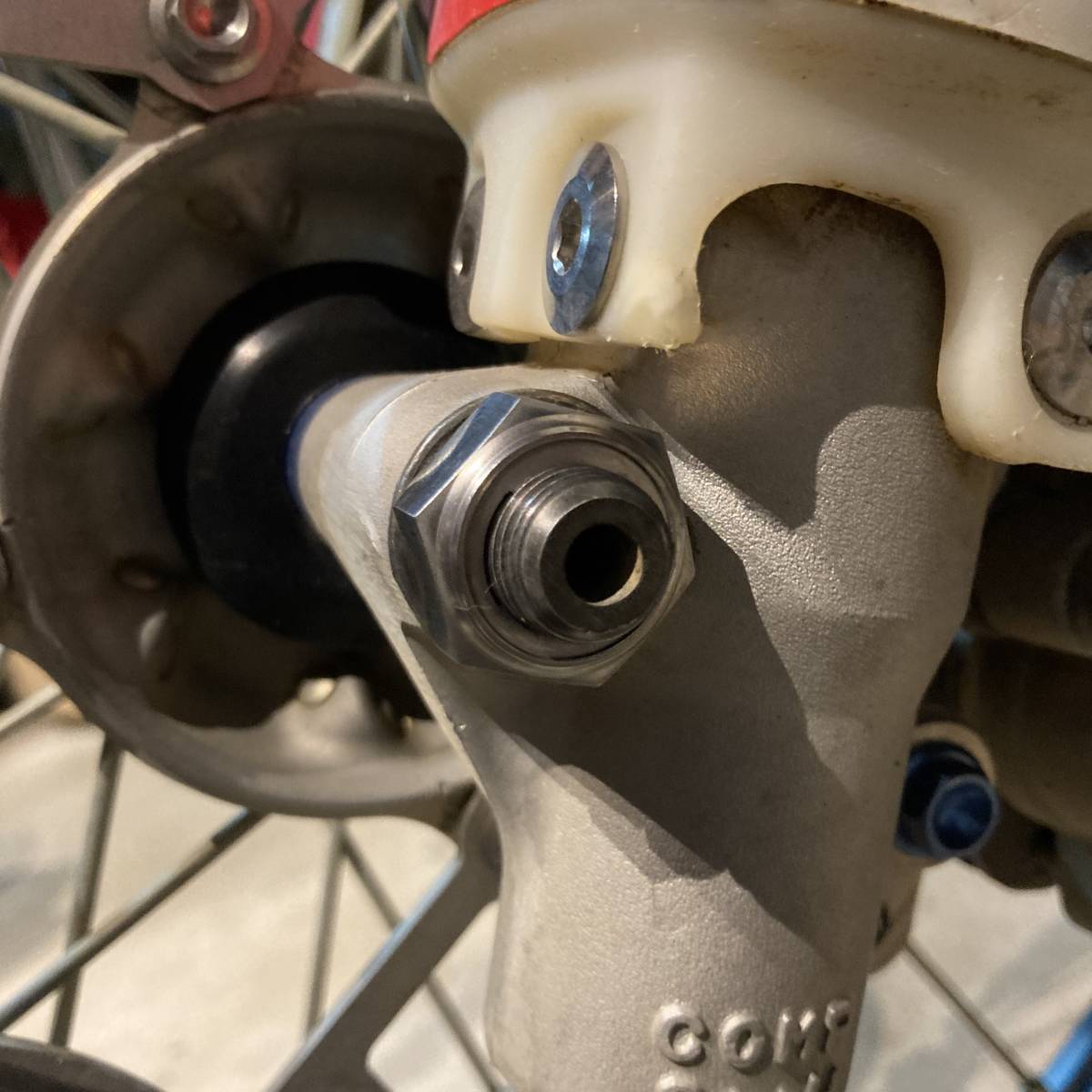 M14 64 titanium замковая гайка axle гайка передний задний CRF150R CRF250R 450 DIO Cygnus X GTR125 BW'S125 Zoomer SR400 NINJA KLX