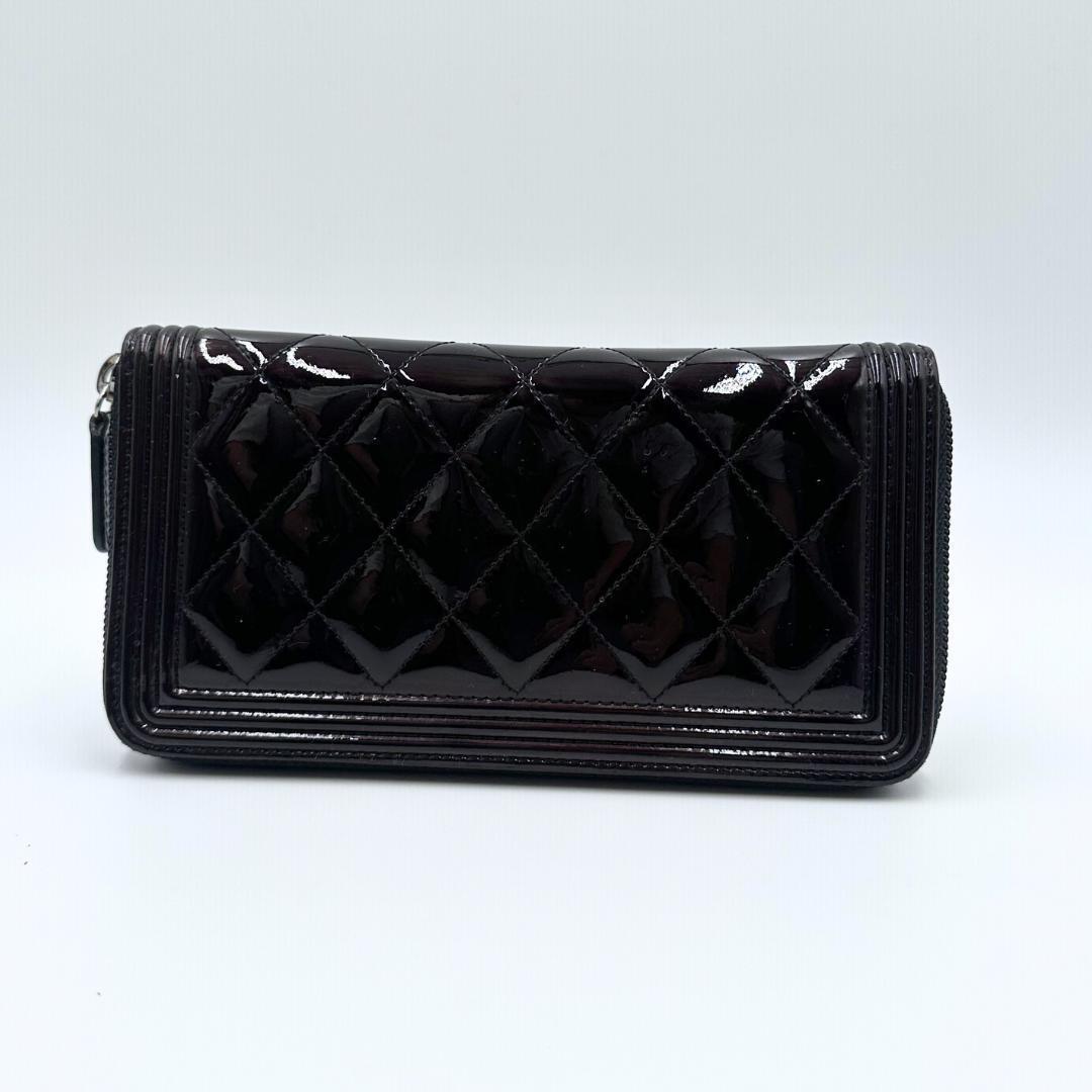 【美品】Chanel ボーイシャネル ラウンドファスナー パテント 長(zhǎng)財(cái)布 R2100