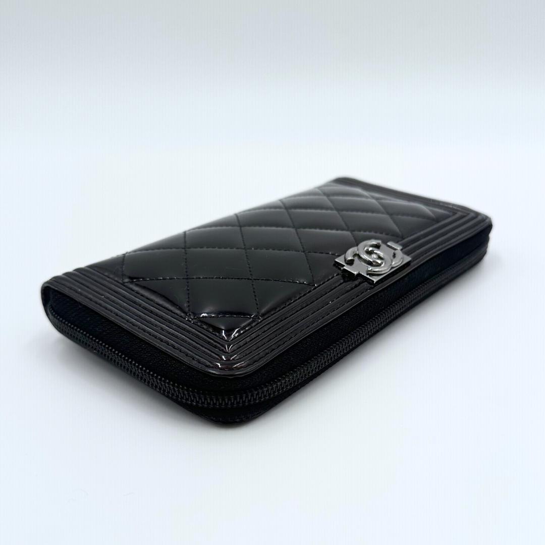 【美品】Chanel ボーイシャネル ラウンドファスナー パテント 長(zhǎng)財(cái)布 R2100