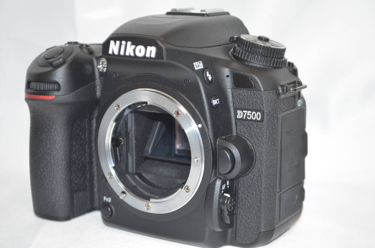 極上 シャッター数120回以下 Nikon D7500☆Wi-Fi搭載 極上 シャッター数120回以下 Nikon D7500☆Wi-Fi搭載