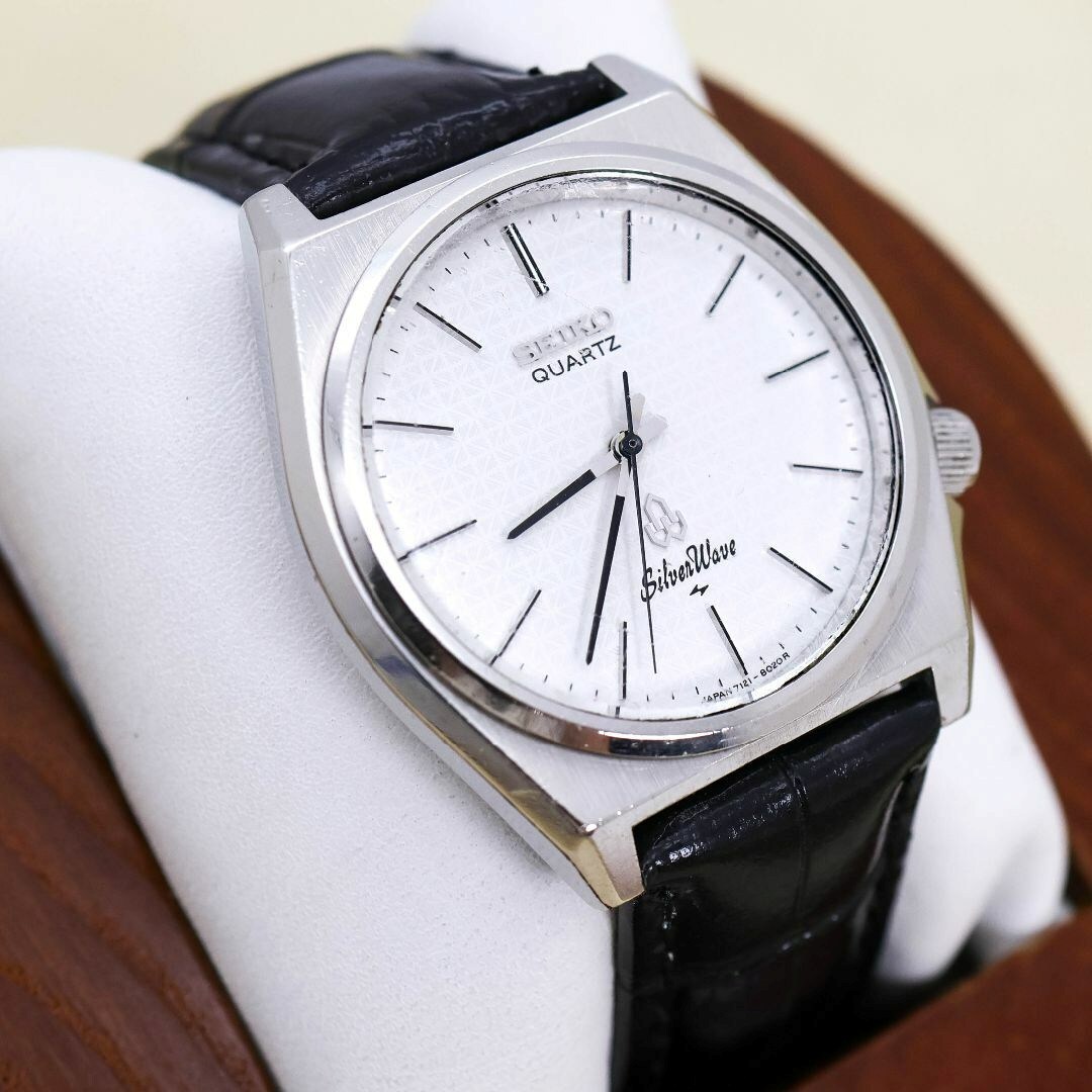稼働 SEIKO SilverWave 腕時計 ヴィンテージ 新品レザー1495 稼働 SEIKO SilverWave 腕時計 ヴィンテージ 新品レザー1495