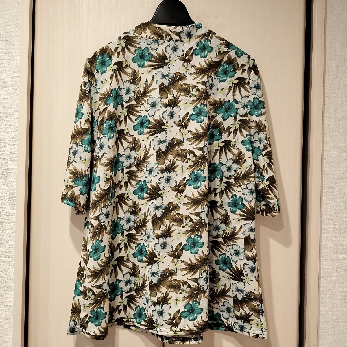 【M～Lサイズ】新品タグ付き 半袖カットソー ハイネック レディース トップス ミセス 麻＆ポリエステル 花柄⑦ 船場ニット 118266 送料無料