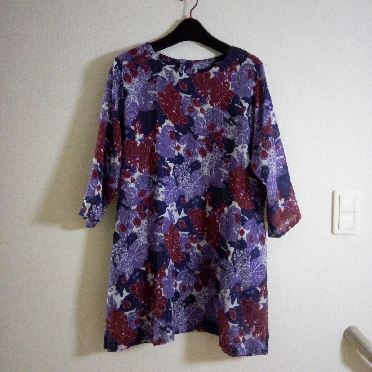 輝く高品質な 群言堂／根々 葡萄柄のチュニック 石見銀山 美品／綿100％ トップス