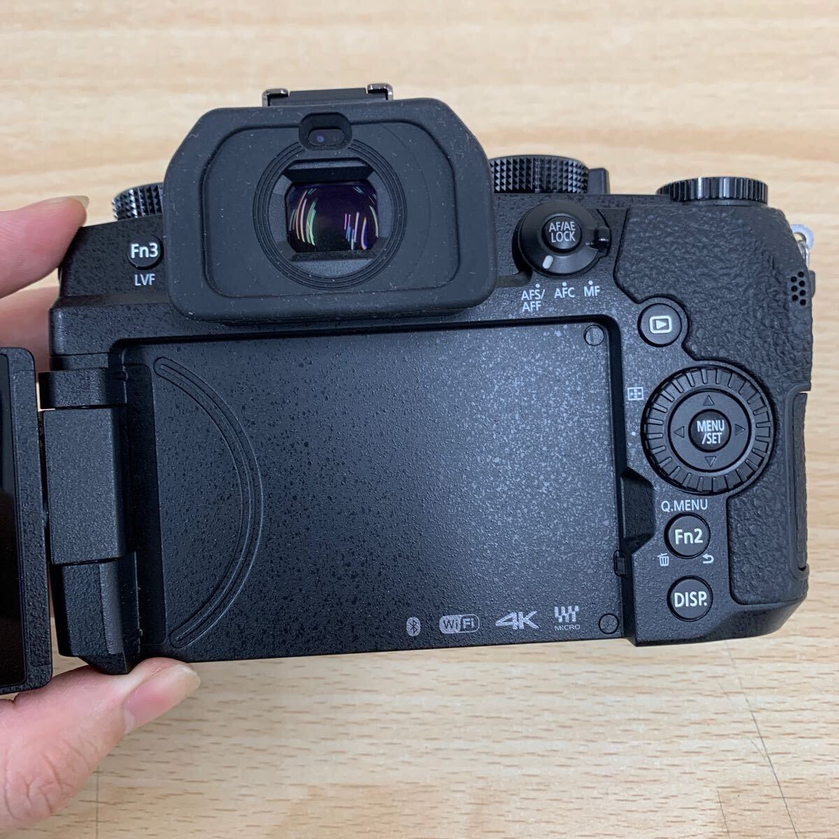 美品 ミラーレス一眼カメラ パナソニック Panasonic LUMIX G DC-G99 ブラック デジタルカメラ