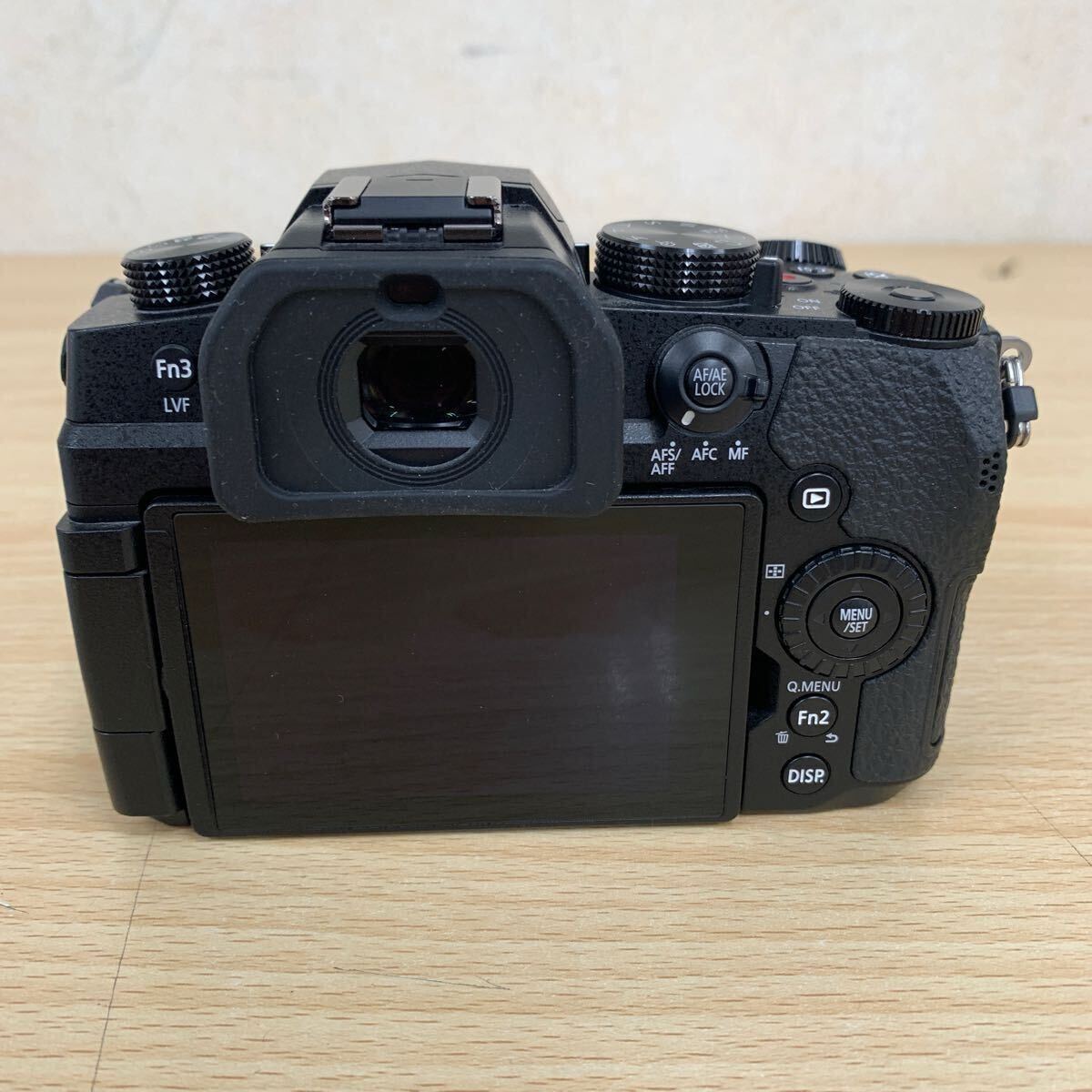 美品 ミラーレス一眼カメラ パナソニック Panasonic LUMIX G DC-G99 ブラック デジタルカメラ