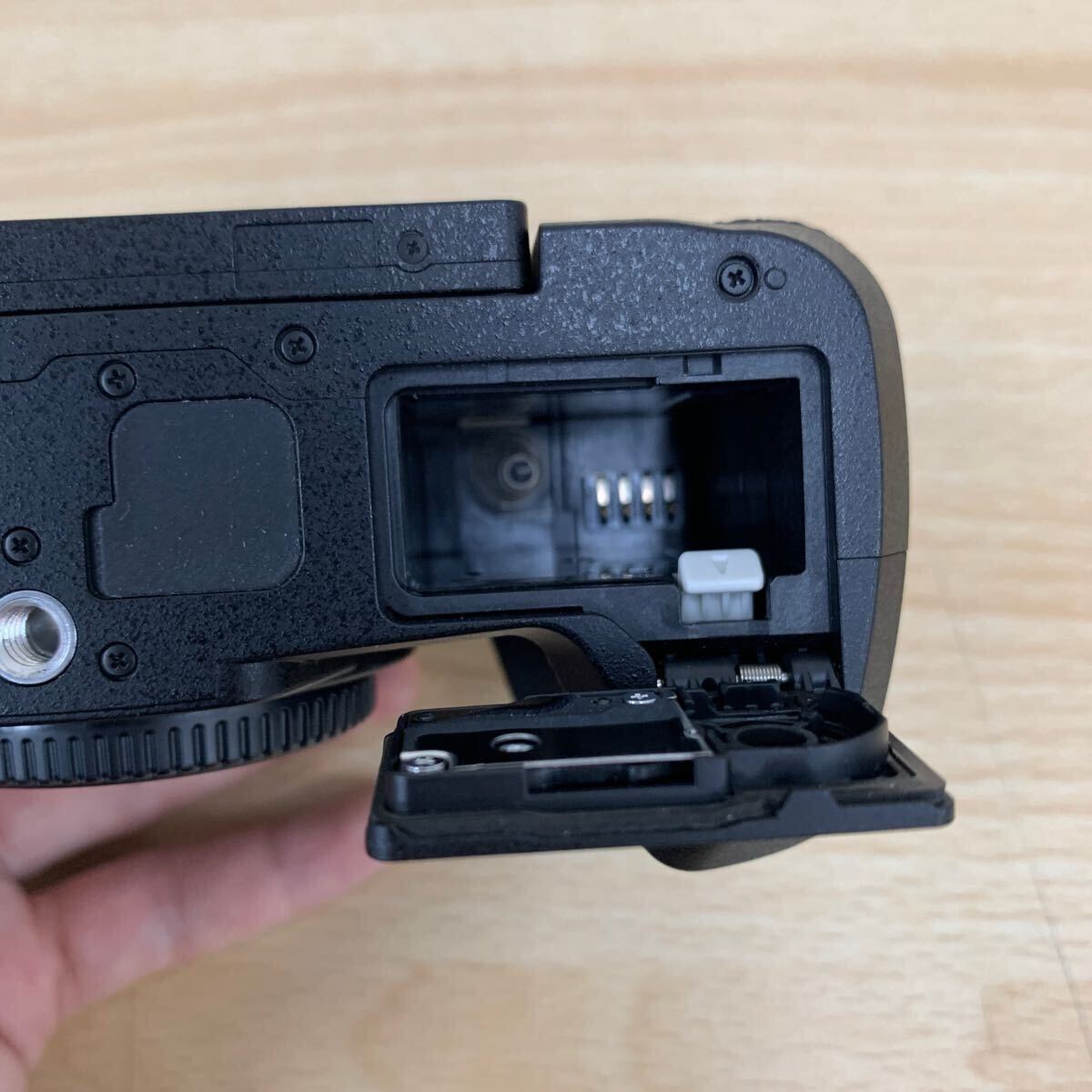 美品 ミラーレス一眼カメラ パナソニック Panasonic LUMIX G DC-G99 ブラック デジタルカメラ