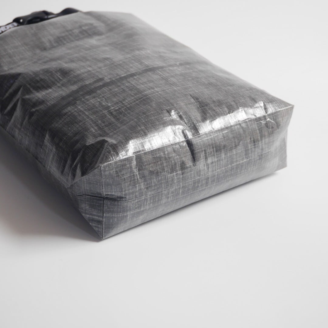 Roll-Top Dry Bag [一般的なドライバッグ] Mサイズ