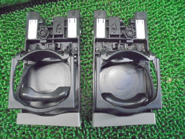 4EH3094KG4-2 ) ダイハツ ムーヴコンテ L575S 后期型 純正フロントドリンクホルダー左右セット