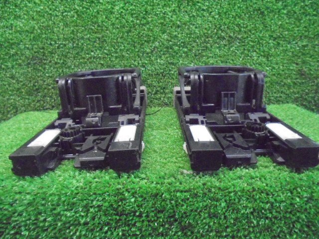 4EH3094KG4-2 ) ダイハツ ムーヴコンテ L575S 后期型 純正フロントドリンクホルダー左右セット