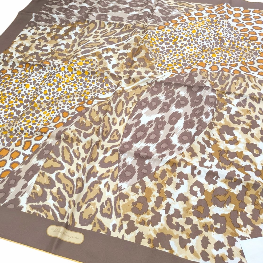  не использовался товар Salvatore Ferragamo Salvatore Ferragamo шарф леопардовая расцветка животное шелк 88cm
