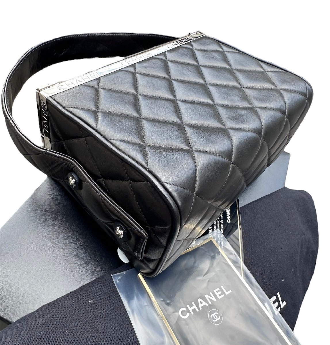 超美品◆本物◆シャネルCHANELヴィンテージVintageココマークマトラッセコレクションバニティバッグハンドバッグ観音開きラムスキンSV黒銀