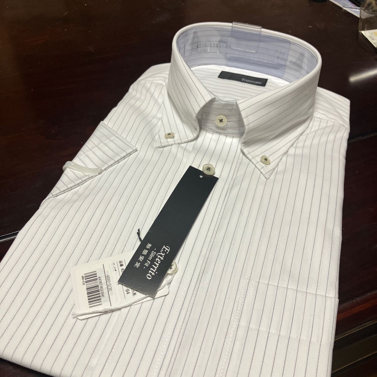 百貨店販売品　Exterrito　形態(tài)安定★黒ピンストライプ半袖ワイシャツ　L(首41㎝)　ボタンダウン　スリムフィット　送料無料