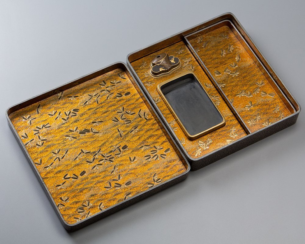 梨地 硯箱 箱付き 五】優品 木製漆塗 『宇治川蛍蒔絵螺鈿梨地銀縁硯箱』 硯 水滴付
