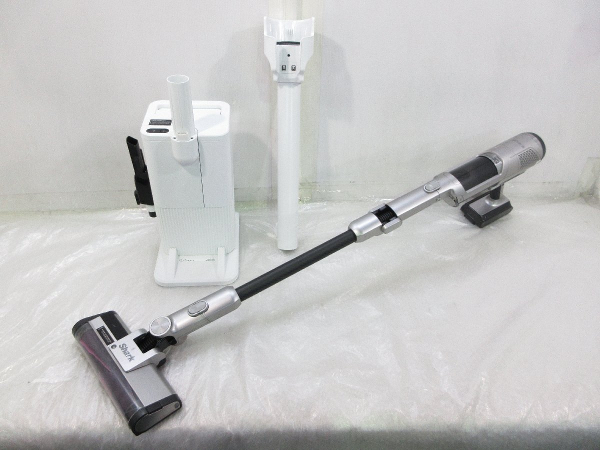 ◎展示品 Shark シャーク CleanSense iQ+ コードレススティッククリーナー 掃除機(jī) IW3241JSL 自動(dòng)ゴミ収集ドッグ付き w6209