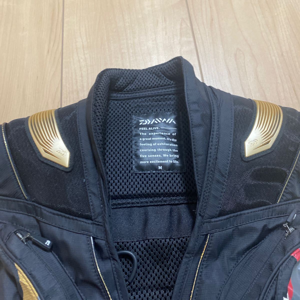 ダイワ スペシャル 鮎ベスト Mサイズ DV-1008 DAIWA SPECIAL デザインもよく、人気の鮎ベストです。 ショートベスト ブラック 鮎