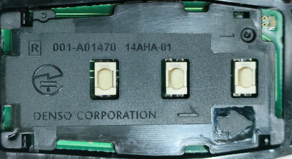 初期化済スバル純正スマートキー3ボタン基盤番号281451-5801　001-A01470 14AHA-01新品電池サービス②