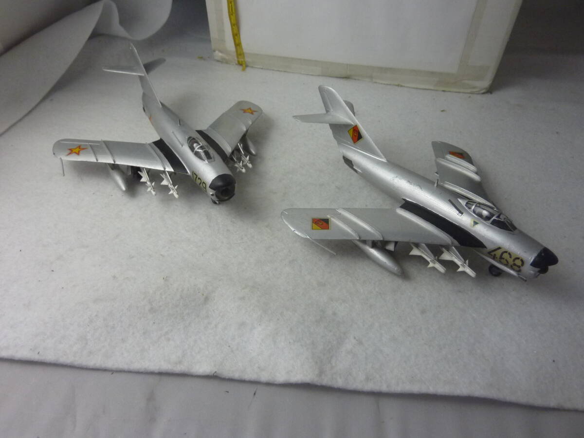 so полосный MIG-17? истребитель 2 машина утиль..