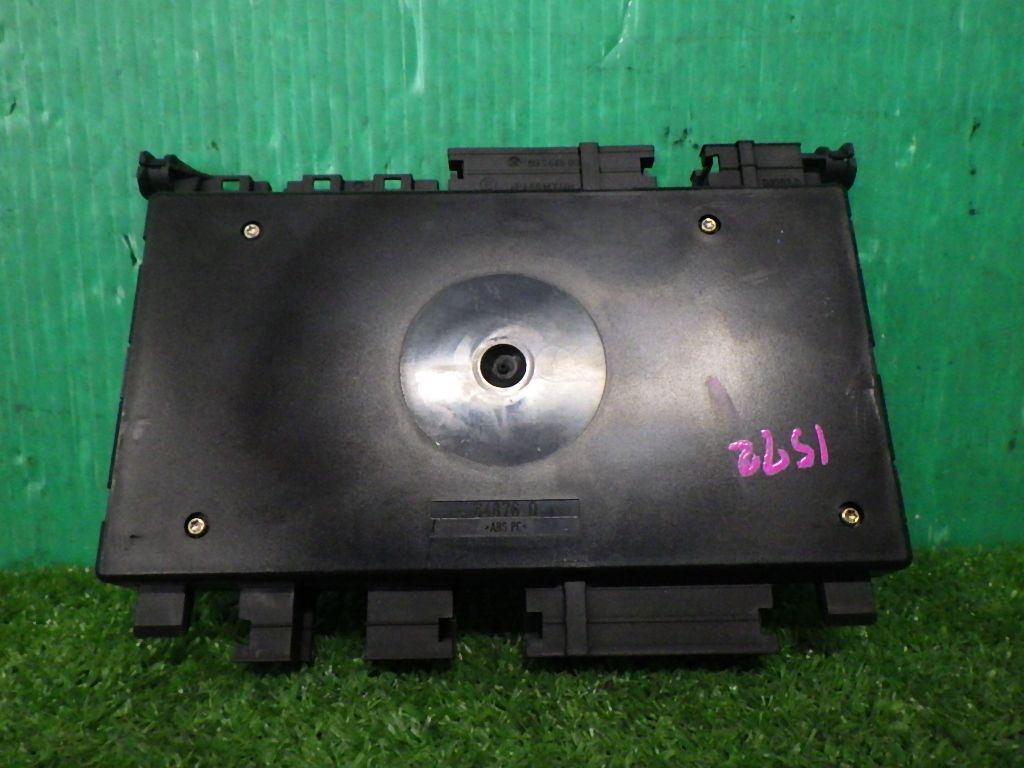 ベンツC230ワゴン[W203后期]運(yùn)転席 右シートコンピューター A2118700526