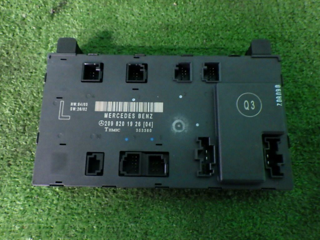 ベンツCLK350[W209后期]左ドア コンピューター A2098201926