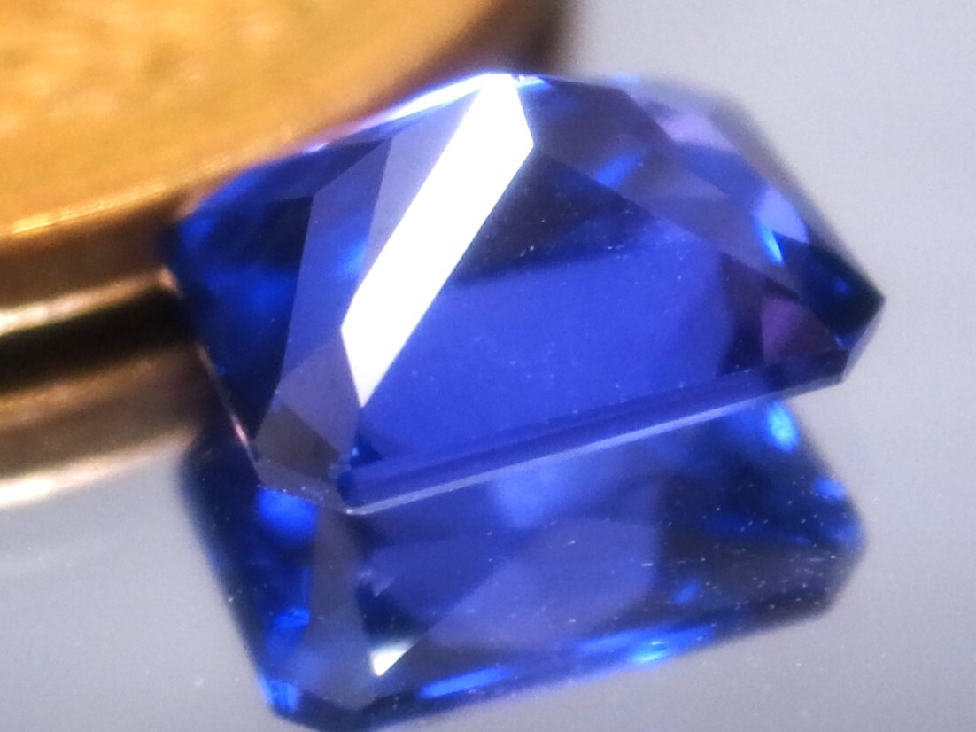 2.30ct 新品?タンザナイトカラー 合成人造寶石 ヤグセラミック ＹＡＧ（イットリウム?アルミニウム?ガーネット）