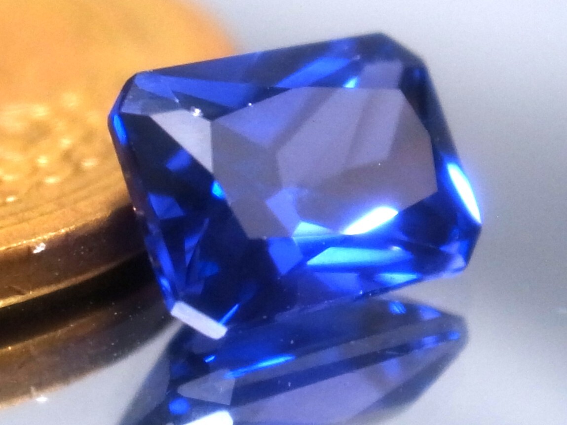 2.30ct 新品?タンザナイトカラー 合成人造寶石 ヤグセラミック ＹＡＧ（イットリウム?アルミニウム?ガーネット）