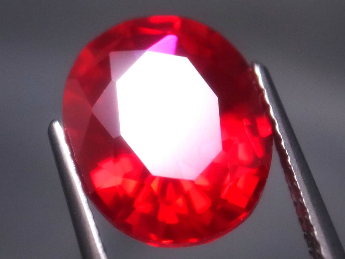 6.50ct c 新品?ピジョンブラッドカラー合成ルビー ブラックライト発色効果あり