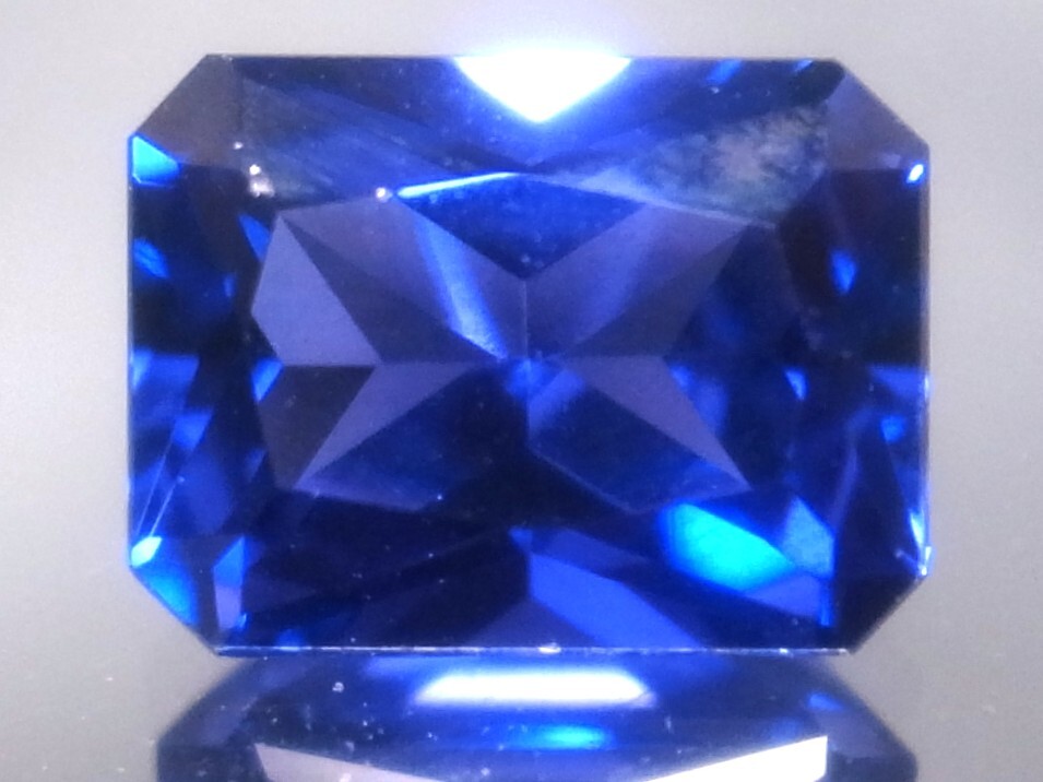 2.30ct 新品?タンザナイトカラー 合成人造寶石 ヤグセラミック ＹＡＧ（イットリウム?アルミニウム?ガーネット）