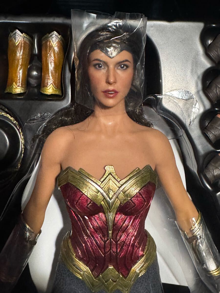 【ホットトイズ】ワンダーウーマン BVS版 美品 バットマン ジャスティスリーグ ホットトイズ】ワンダーウーマン BVS版 美品 バットマン