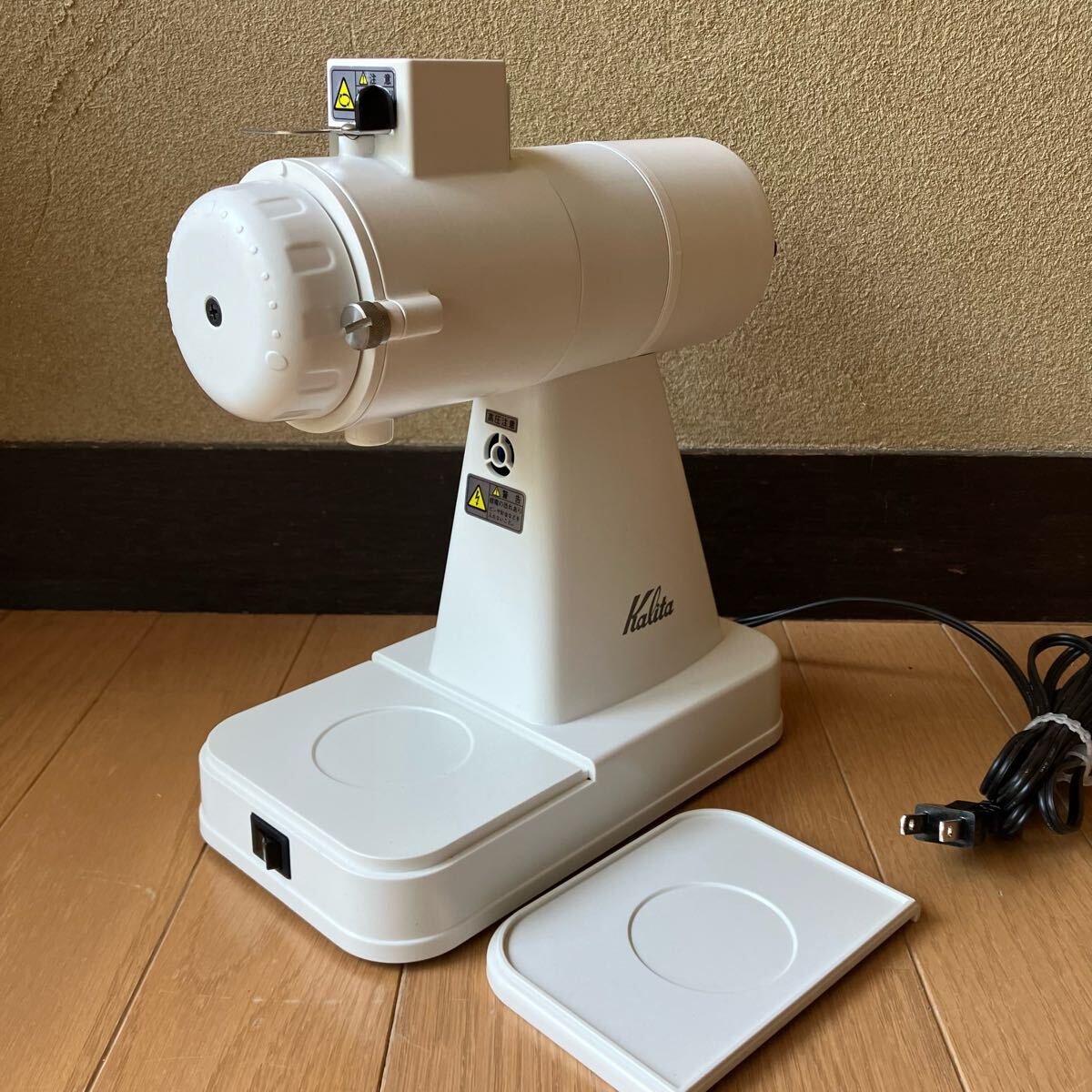 美品　カリタ　ネクストG コーヒーミル　ホワイト　九州限定カラー　グラインダー　kalita みるっこ　ナイスカットG ナイスカットミル