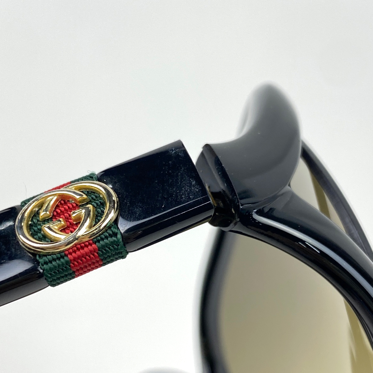 グッチ GUCCI GGロゴ サングラス シェリーライン ウェブ アイウェア サングラス プラスチック ブラック GG3658 レディース 【中古】