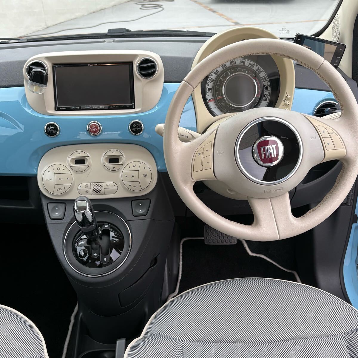 美車◎福岡発◎現(xiàn)車確認◎人気のブルー◎フィアット500 ラウンジ◎走行距離少目◎