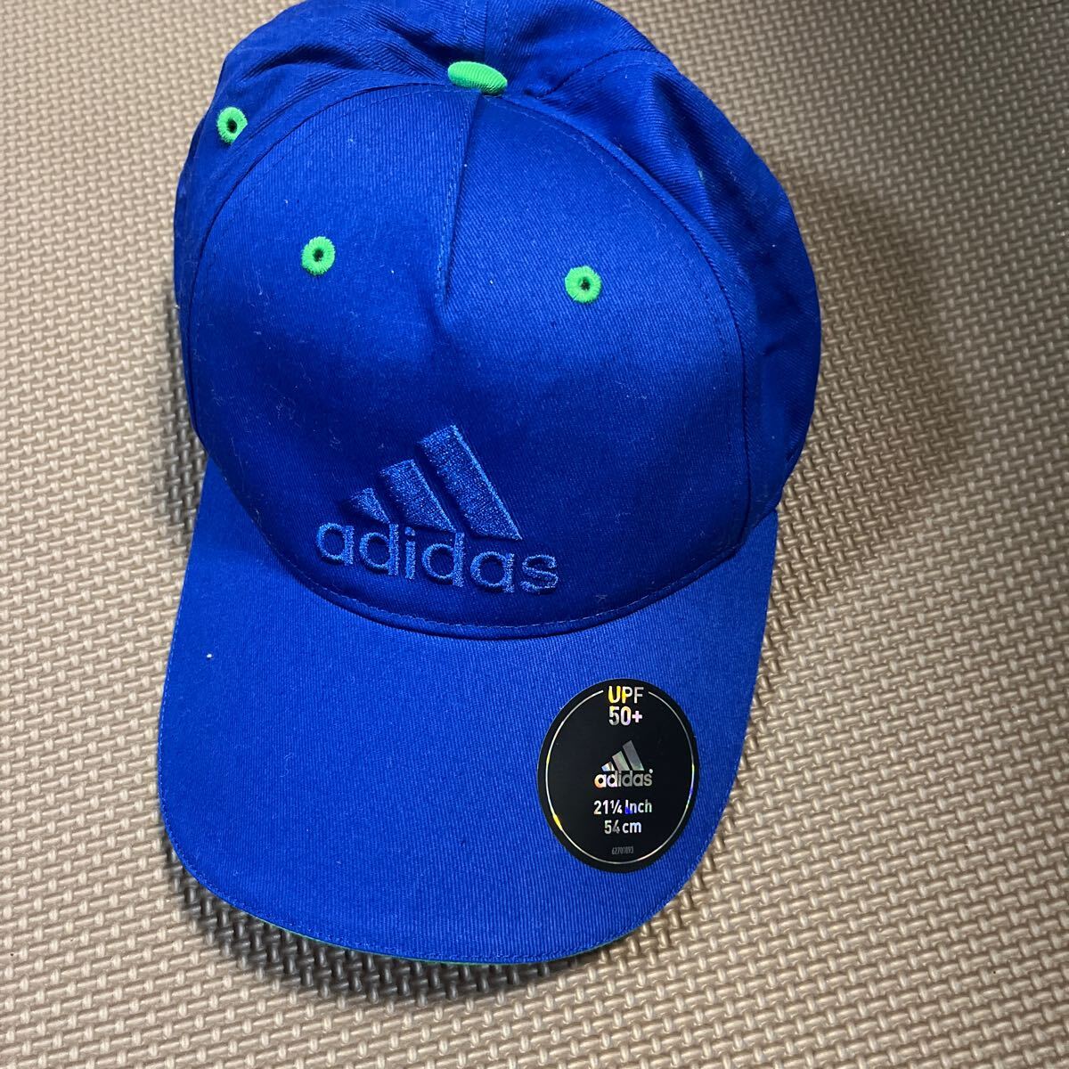 adidasの帽子