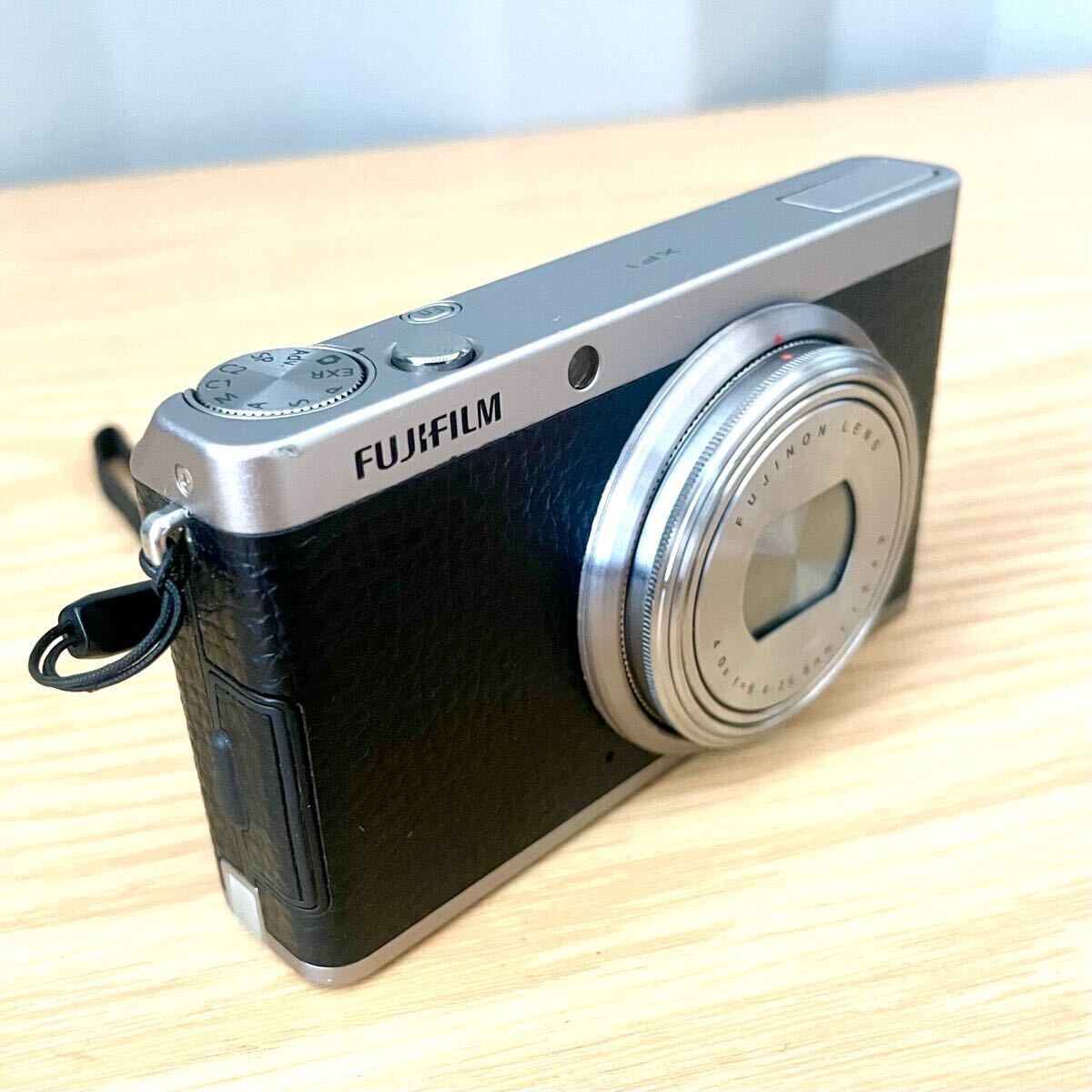 1円? FUJIFILM XF1 コンパクトデジタルカメラ デジタルカメラ